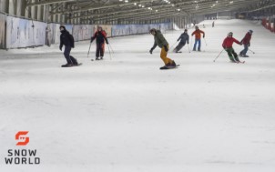 SnowWorld 1 uur Skipas en Schnitzelmenu