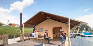 Aqua Glamping Lodge op Recreatiepark de Rhederlaagse Meren