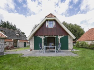 Mooie 4 persoons woonboerderij in IJhorst
