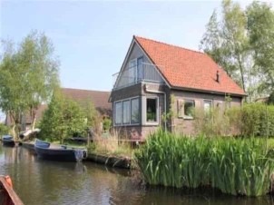 Prachtig gelegen 5 persoons vakantiehuis aan het water in hartje Giethoorn